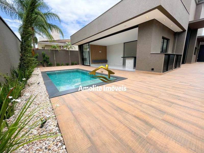 Casa de Condomínio com 3 quartos à venda, 250m² — foto 13 de 29