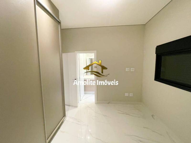 Casa de Condomínio com 3 quartos à venda, 250m² — foto 22 de 29