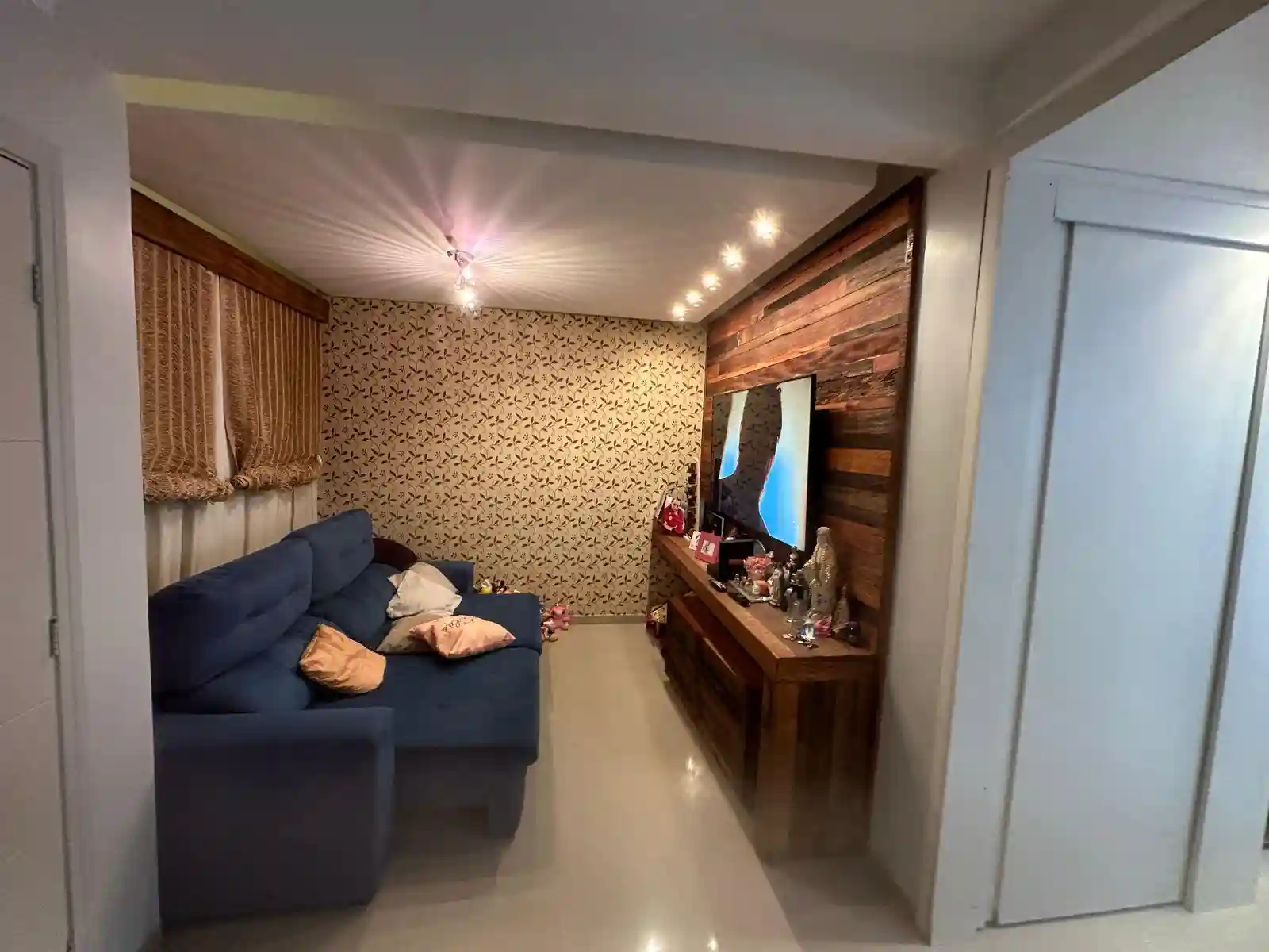 Casa de Condomínio com 3 quartos à venda, 212m² — foto 2 de 15
