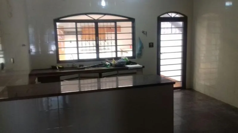 Casa à venda — foto 1 de 2