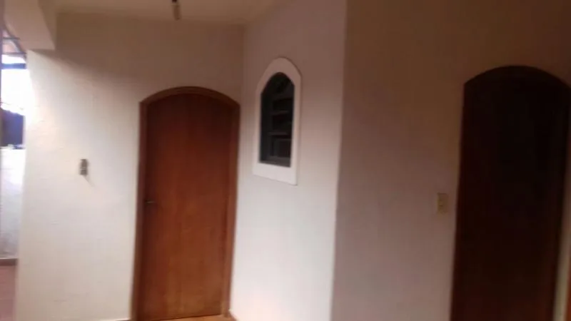 Casa à venda — foto 2 de 2