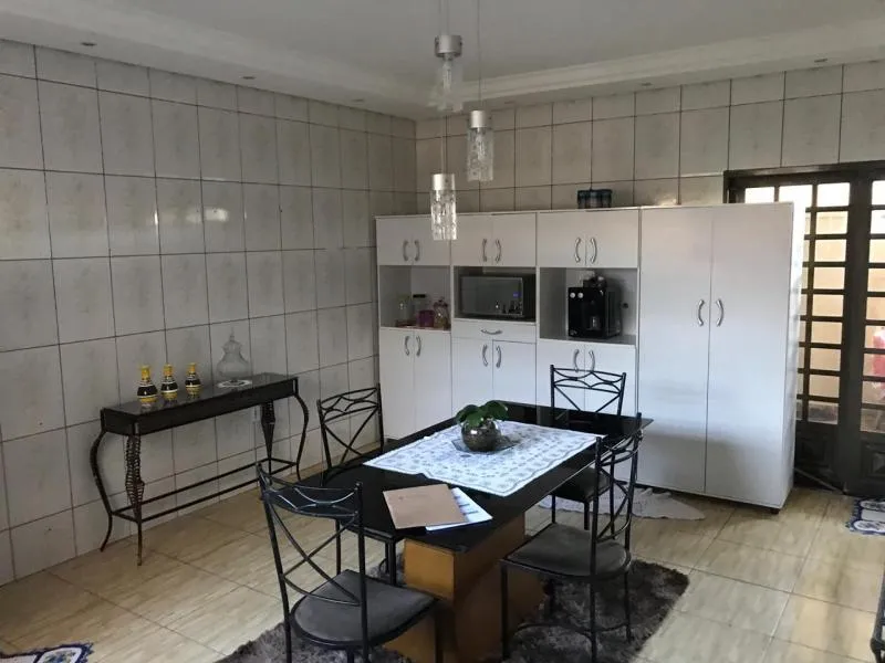 Casa à venda — foto 1 de 6