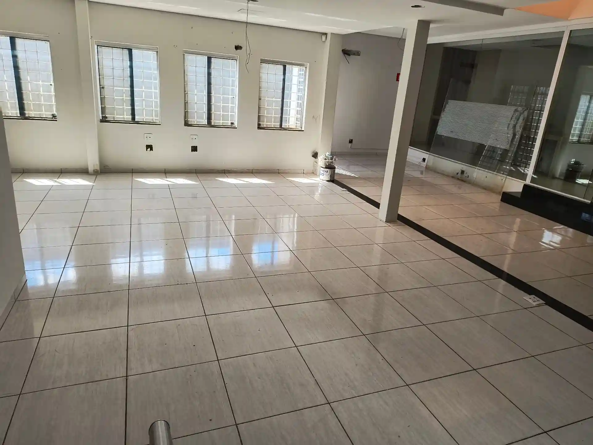 Conjunto Comercial / Sala  à venda, 340m² — foto 9 de 11