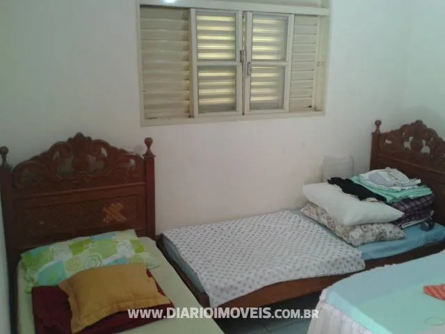 Casa à venda — foto 2 de 3