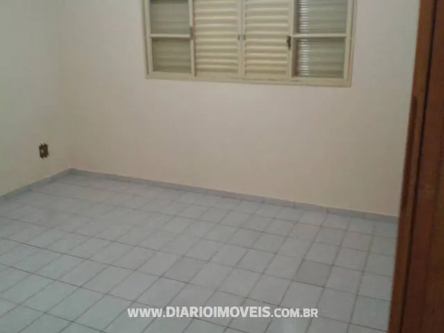 Casa à venda — foto 3 de 3