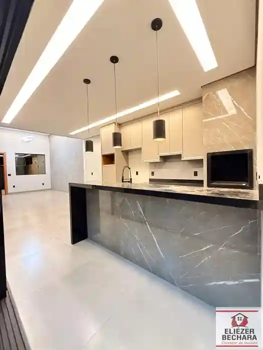 Casa com 3 quartos à venda, 123m² — foto 2 de 25