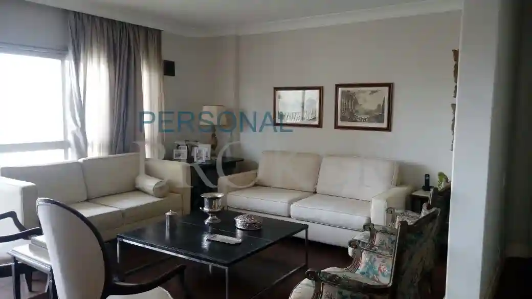 Apartamento com 4 quartos à venda, 240m² — foto 1 de 10