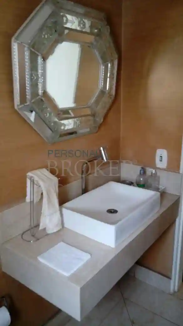 Apartamento com 4 quartos à venda, 240m² — foto 2 de 10