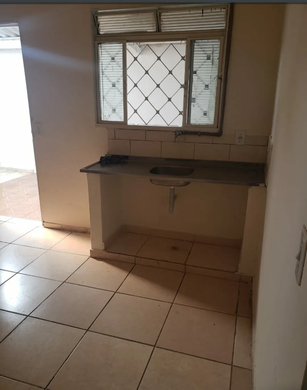 Casa de Vila com 2 quartos à venda, 180m² — foto 2 de 9