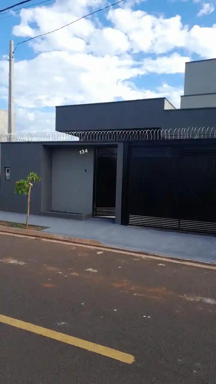 Casa  à venda, 200m² — foto 2 de 27