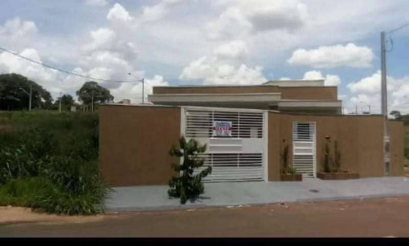 Casa à venda — foto 1 de 4
