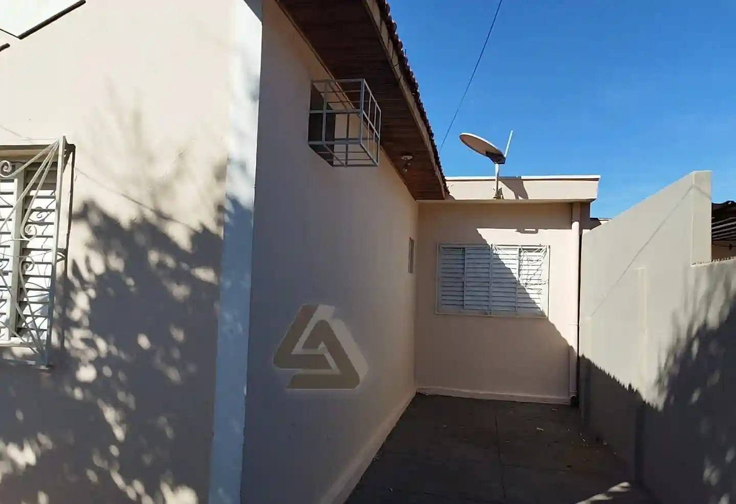 Casa com 3 quartos à venda, 144m² — foto 2 de 18