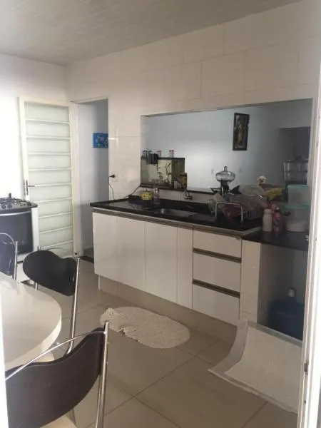 Casa à venda — foto 2 de 2