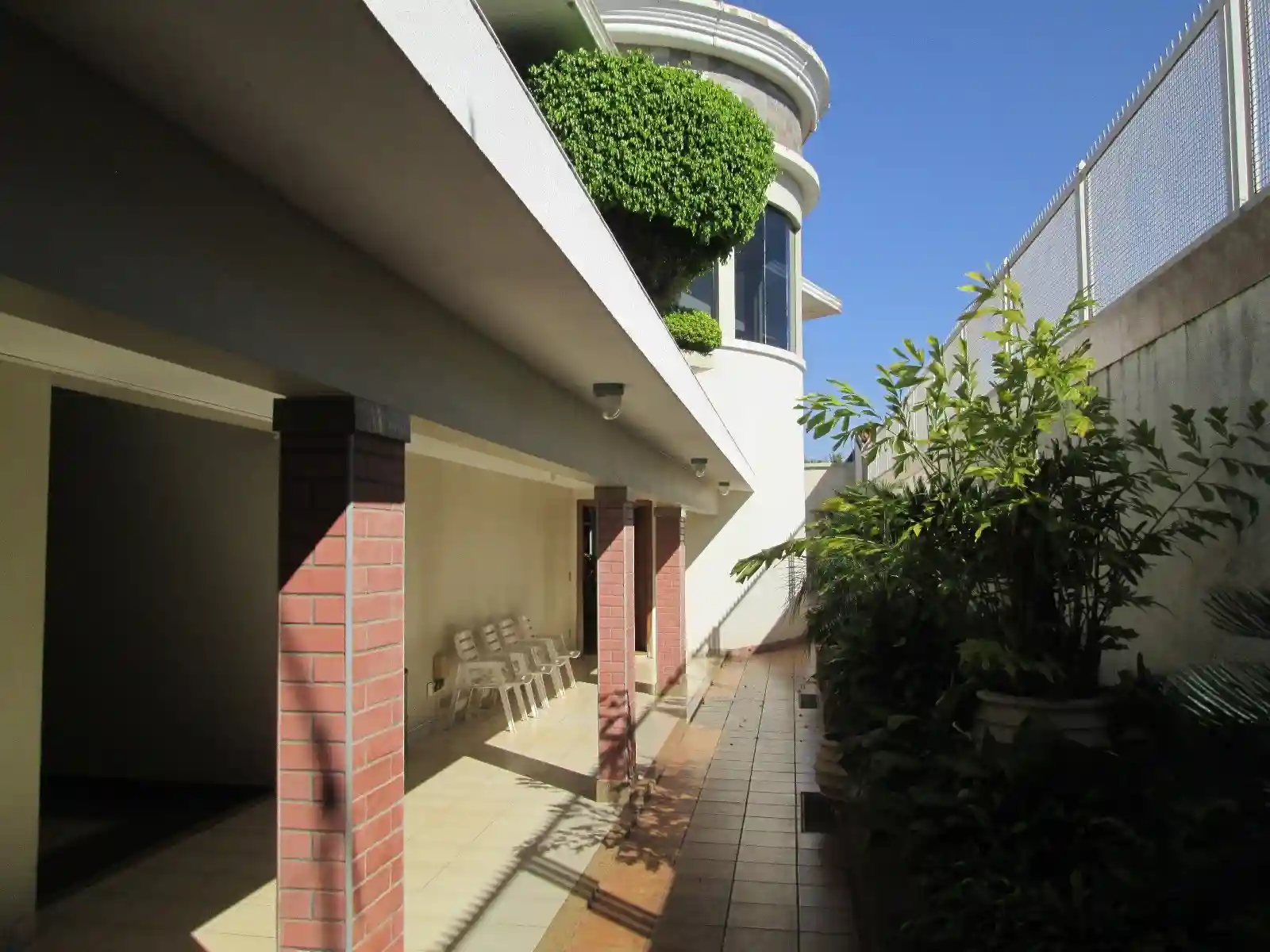 Sobrado com 4 quartos à venda, 717m² — foto 1 de 28