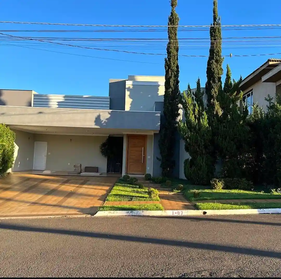 Casa de Condomínio com 3 quartos à venda, 250m² — foto 2 de 9