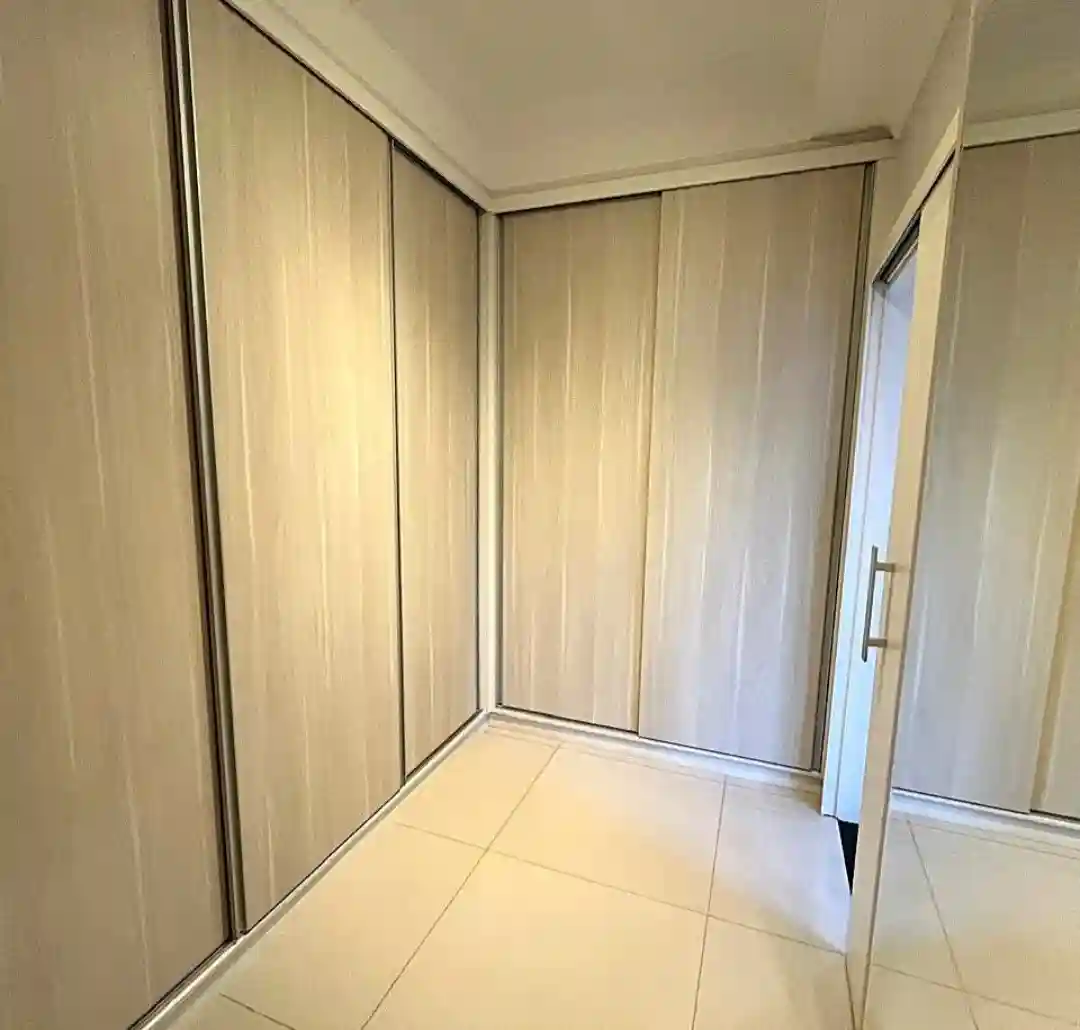 Casa de Condomínio com 3 quartos à venda, 250m² — foto 5 de 9