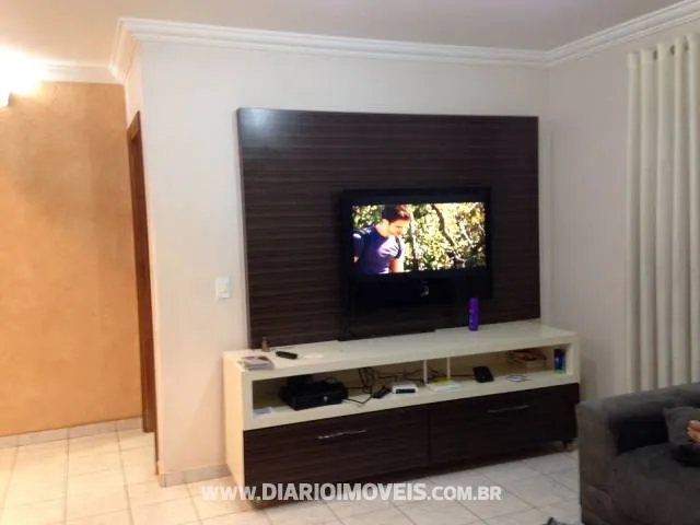Casa à venda — foto 1 de 2