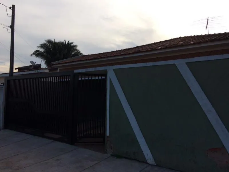 Casa à venda — foto 1 de 6