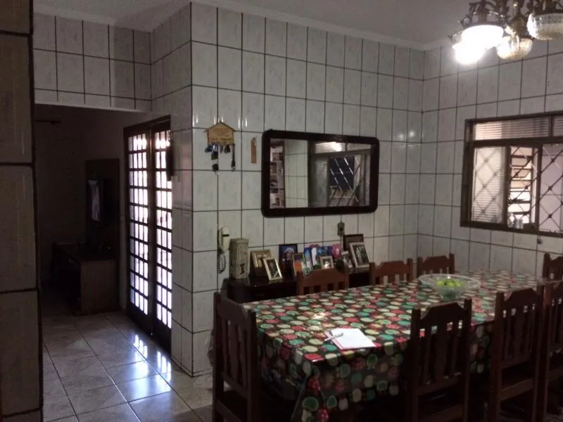 Casa à venda — foto 5 de 6
