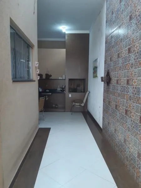 Casa à venda — foto 2 de 2
