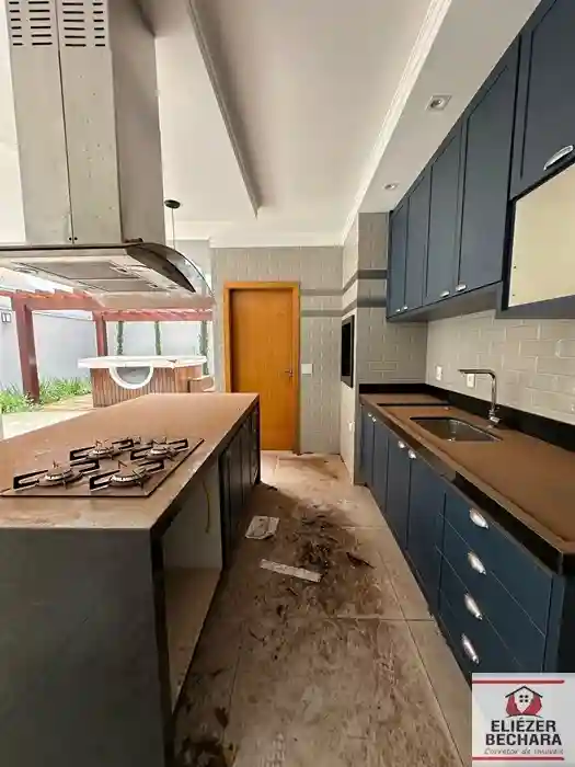 Casa com 3 quartos à venda, 216m² — foto 9 de 26