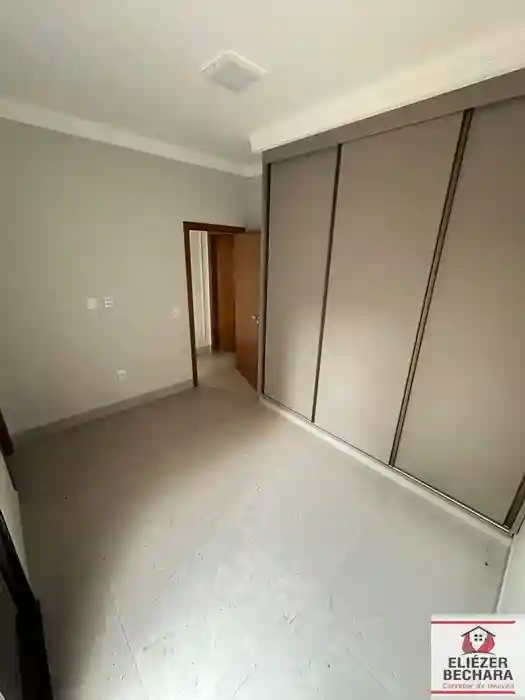 Casa com 3 quartos à venda, 216m² — foto 25 de 26