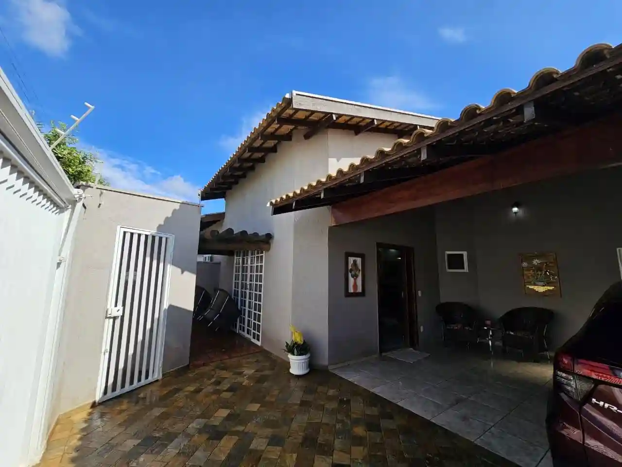 Casa com 4 quartos à venda, 217m² — foto 2 de 32