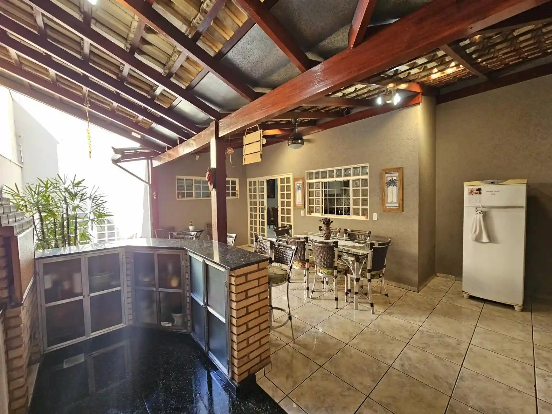 Casa com 4 quartos à venda, 217m² — foto 28 de 32