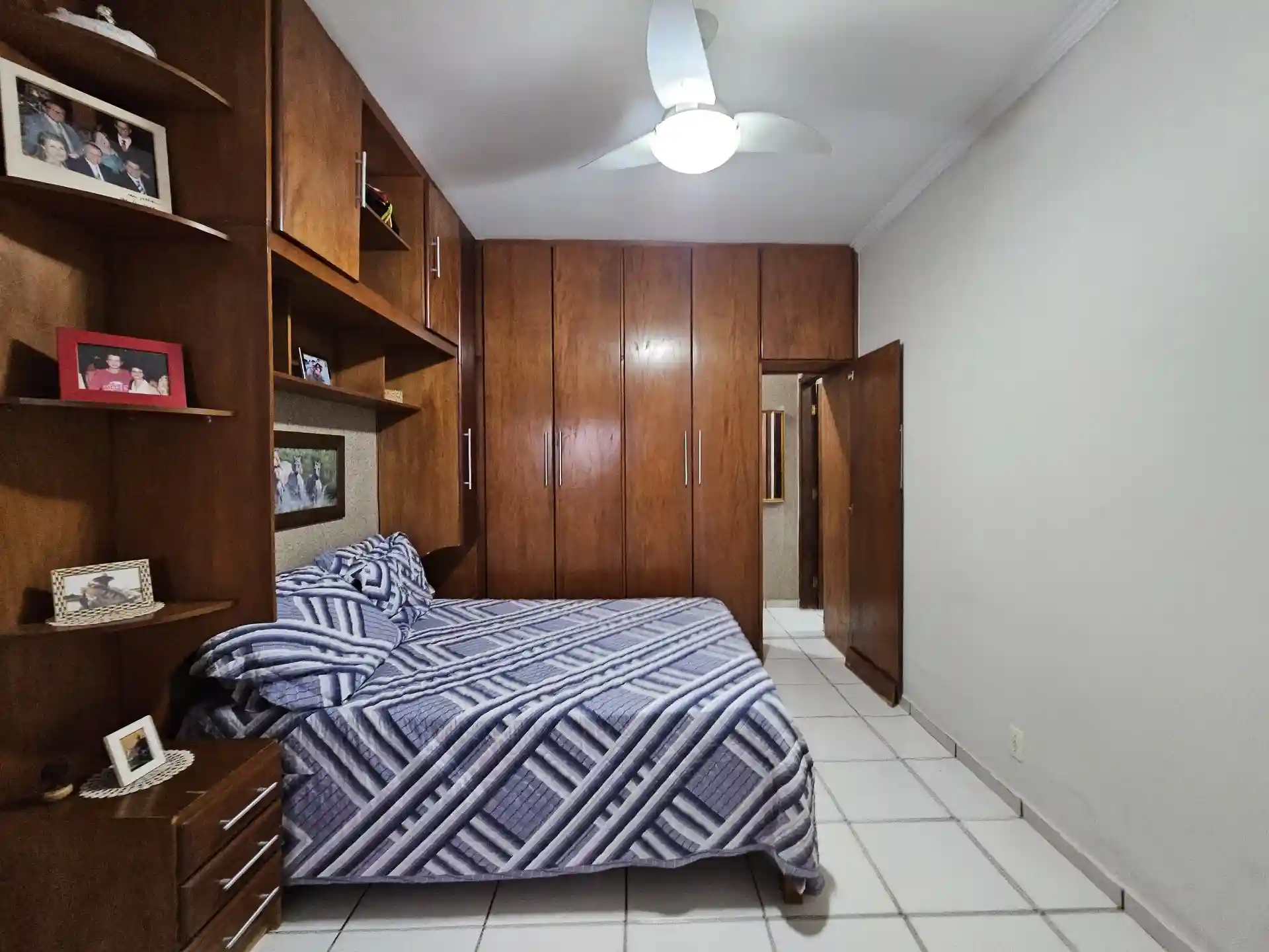 Casa com 4 quartos à venda, 217m² — foto 18 de 32