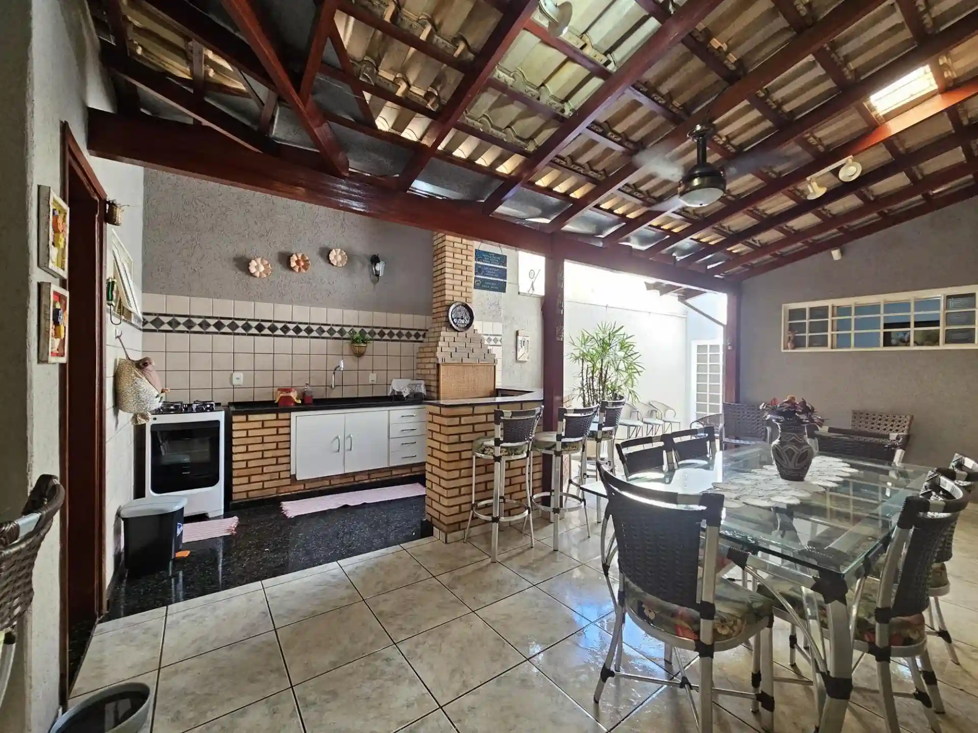 Casa com 4 quartos à venda, 217m² — foto 29 de 32