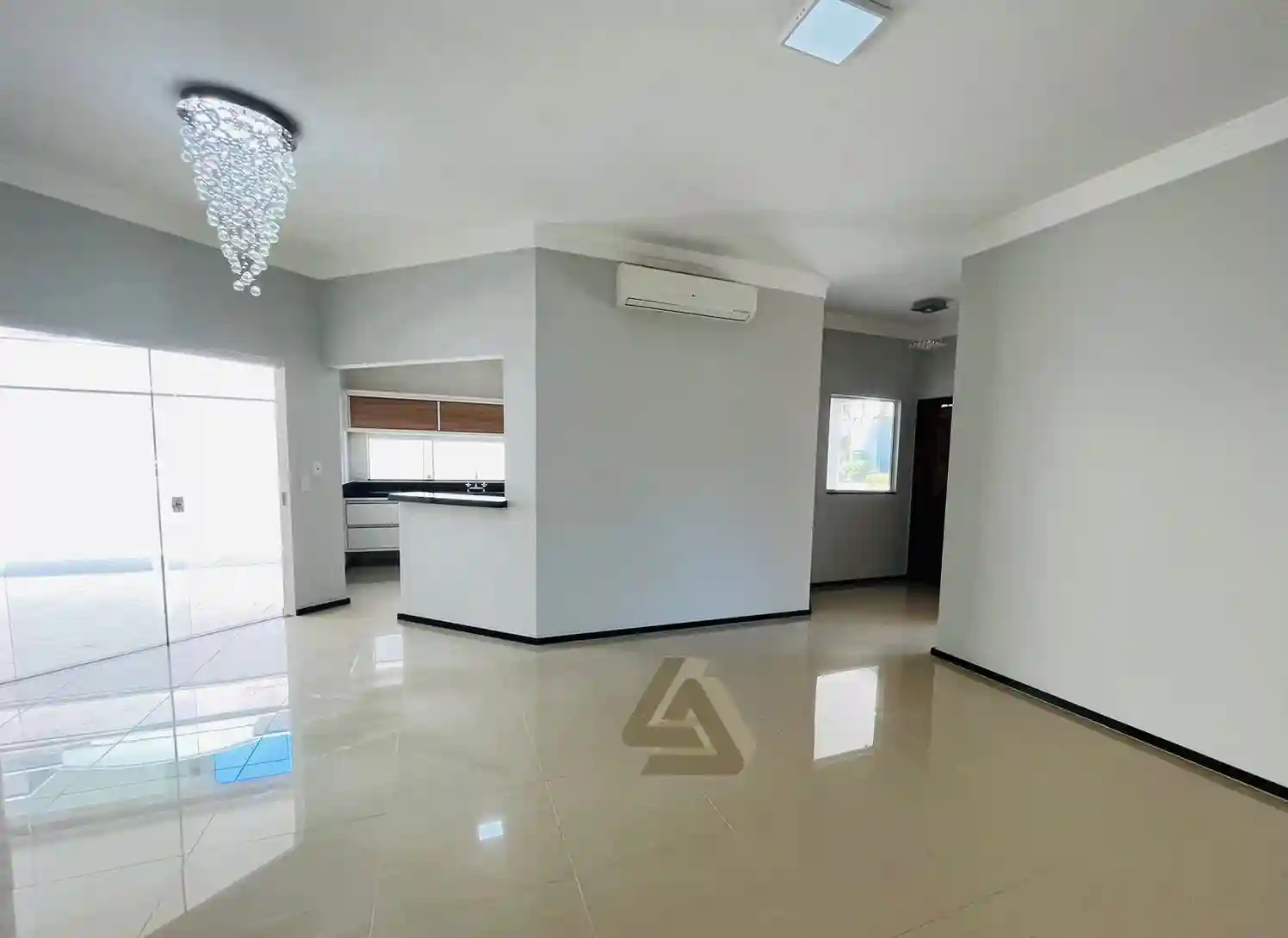 Casa de Condomínio com 3 quartos à venda, 180m² — foto 2 de 15