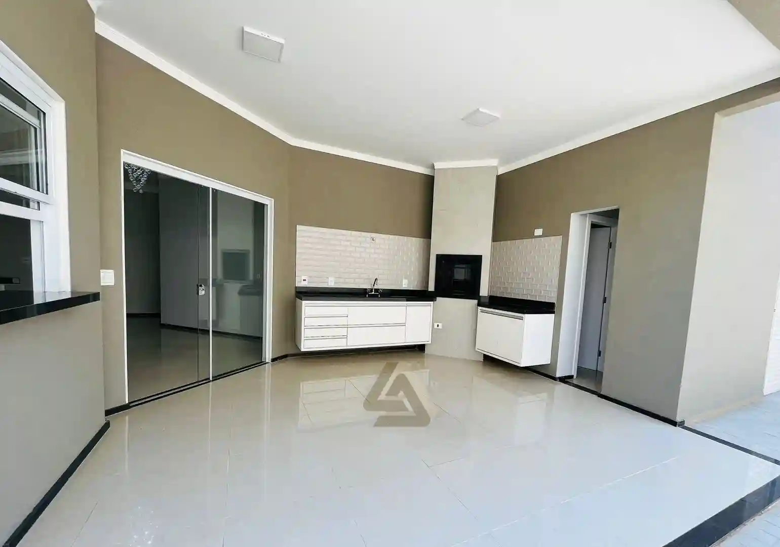 Casa de Condomínio com 3 quartos à venda, 180m² — foto 4 de 15