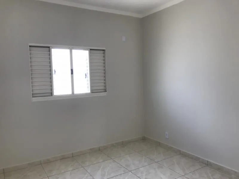 Casa à venda — foto 2 de 3