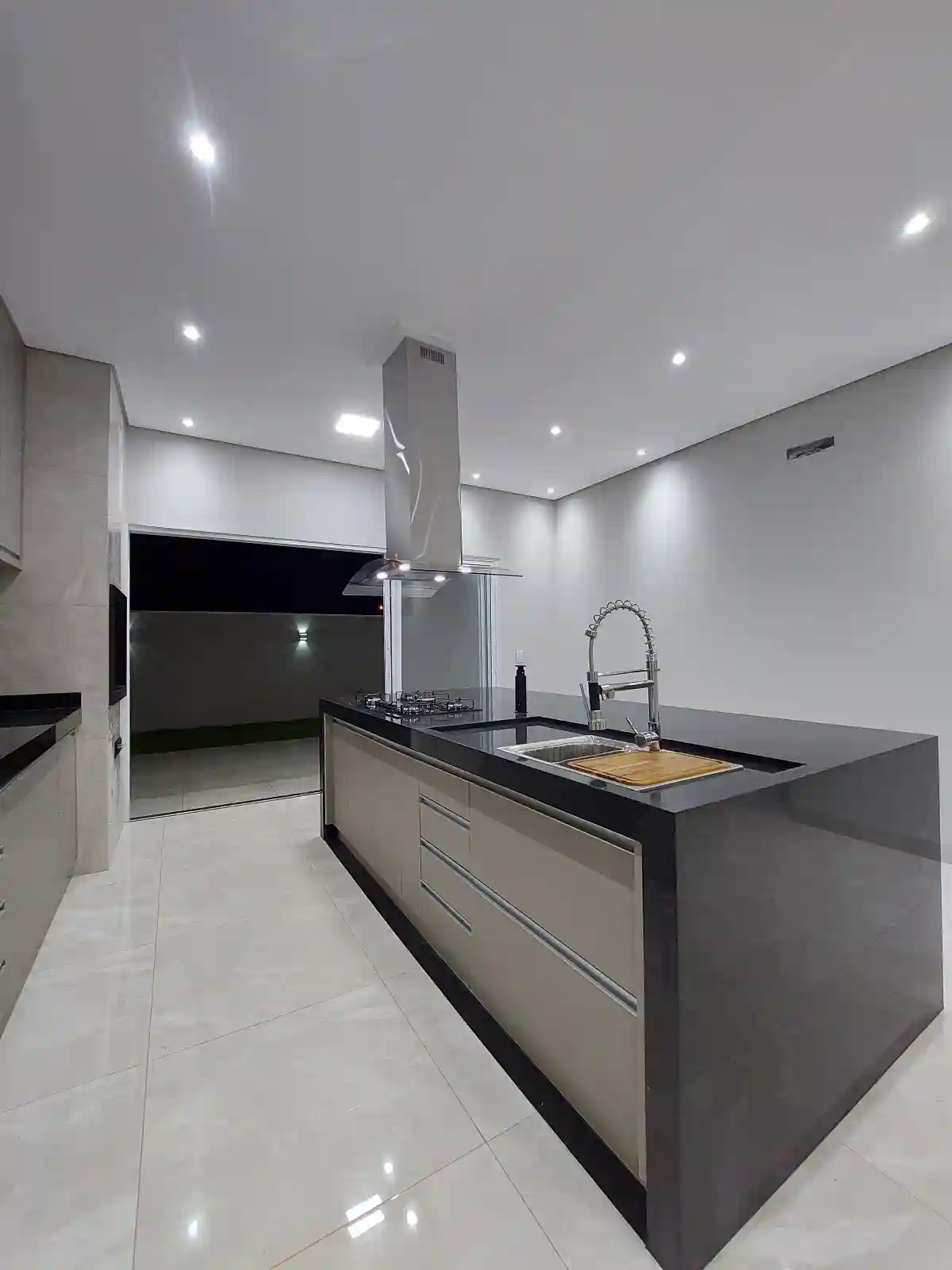 Casa de Condomínio com 3 quartos à venda, 150m² — foto 1 de 14