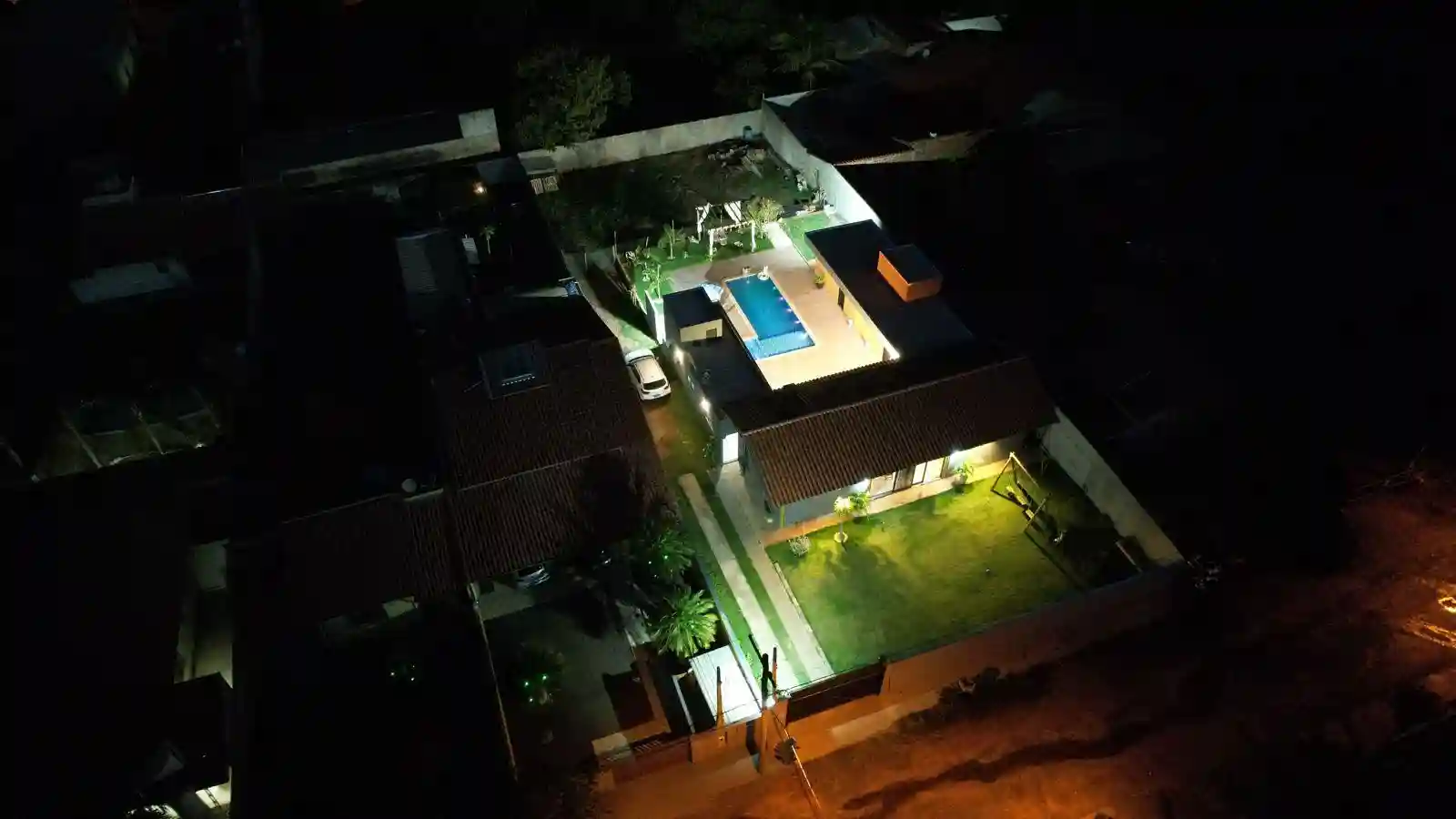Fazenda / Sítio / Chácara com 2 quartos à venda, 1000m² — foto 1 de 28