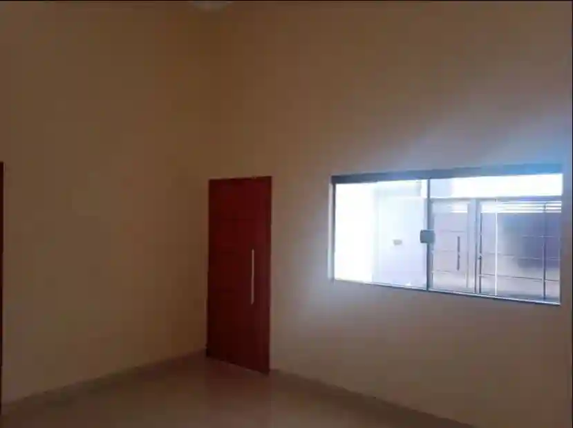 Casa com 3 quartos à venda, 200m² — foto 1 de 10