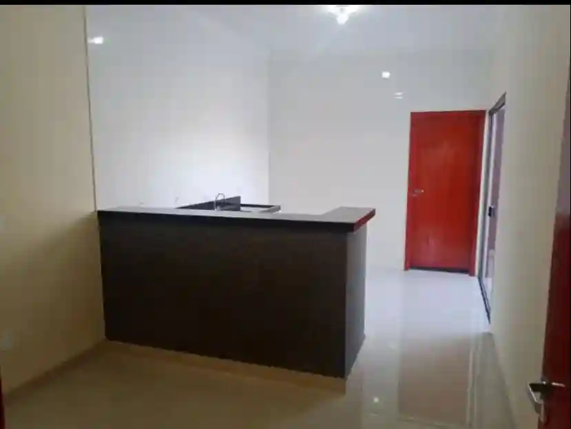 Casa com 3 quartos à venda, 200m² — foto 3 de 10