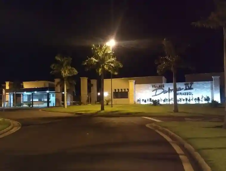 Terreno / Lote / Condomínio  à venda, 338m² — foto 1 de 5