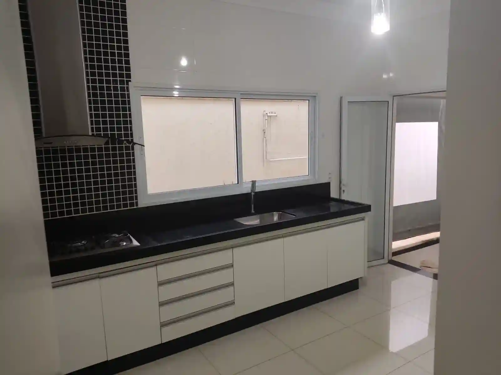 Casa de Condomínio com 3 quartos à venda, 190m² — foto 6 de 22