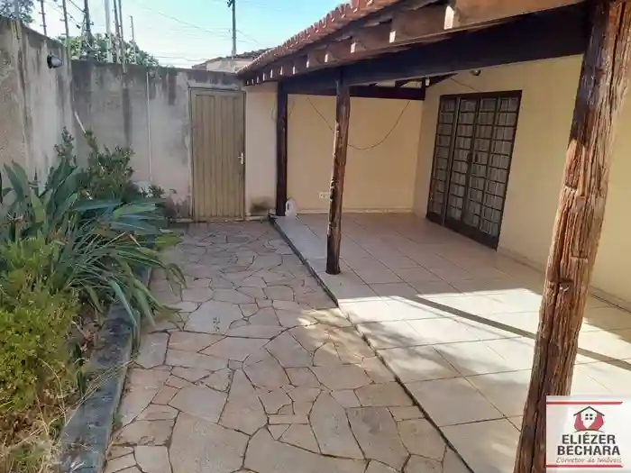 Casa com 3 quartos à venda, 234m² — foto 9 de 12