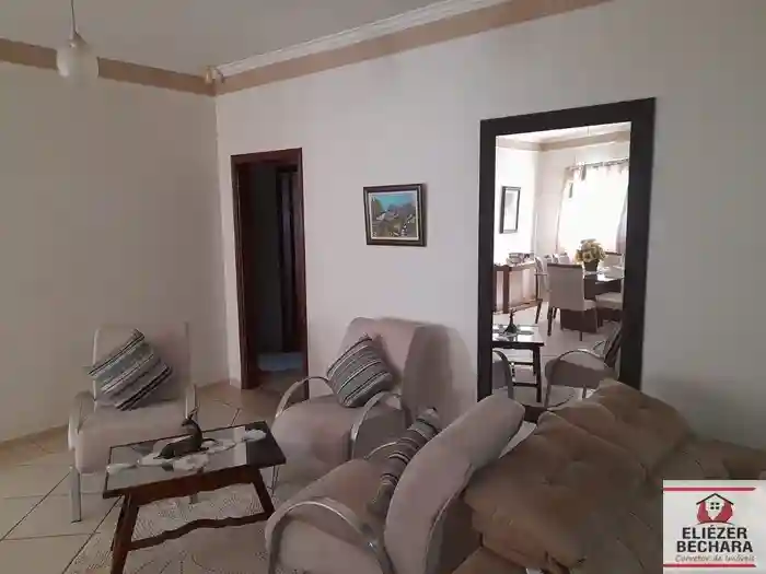 Casa com 3 quartos à venda, 234m² — foto 7 de 12