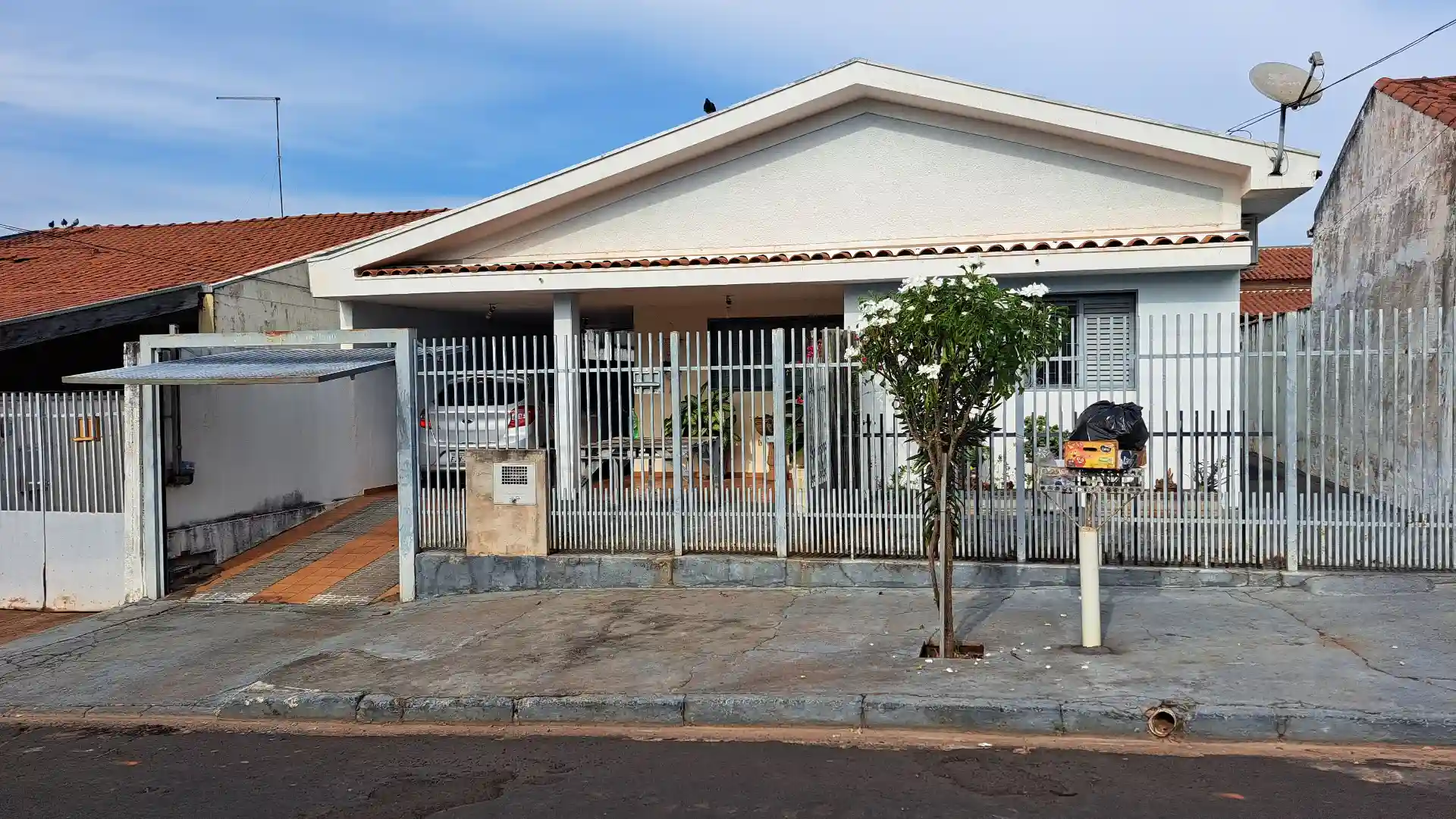 Casa com 3 quartos à venda, 360m² — foto 1 de 29