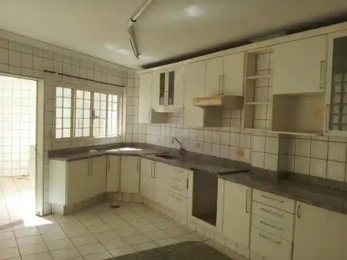Casa com 3 quartos à venda, 310m² — foto 6 de 18