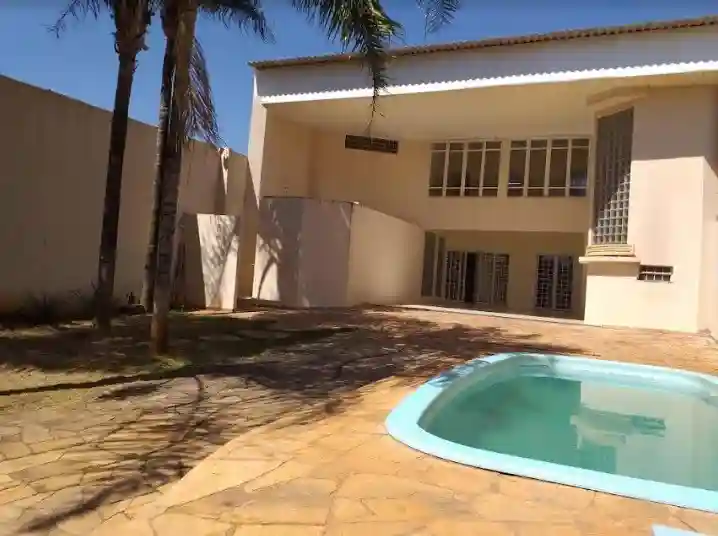 Casa com 3 quartos à venda, 310m² — foto 1 de 18