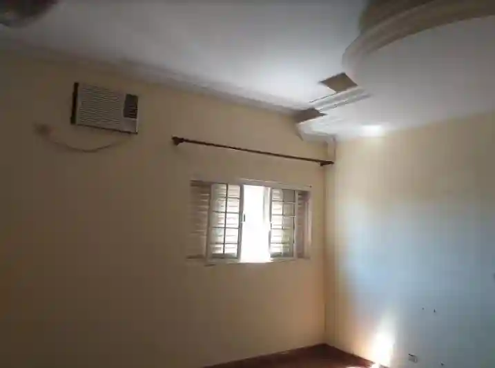 Casa com 3 quartos à venda, 310m² — foto 16 de 18