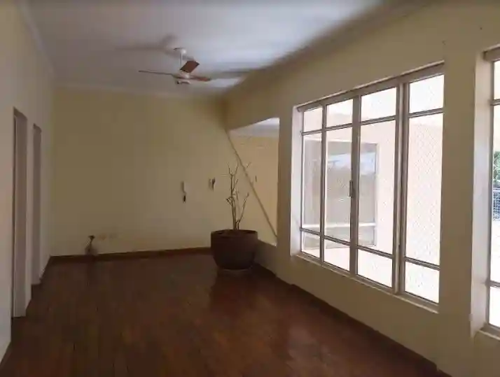 Casa com 3 quartos à venda, 310m² — foto 13 de 18