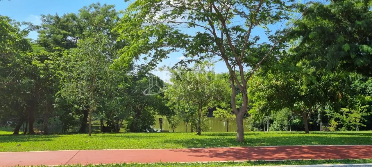 Terreno / Lote / Condomínio à venda — foto 1 de 8