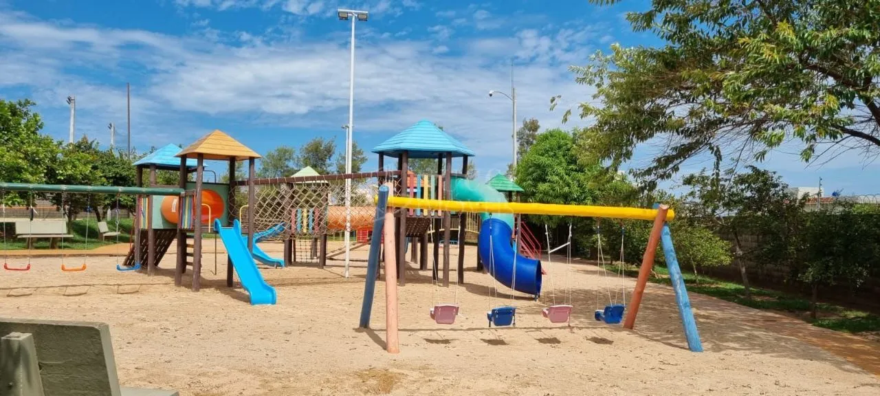 Terreno / Lote / Condomínio à venda — foto 3 de 8
