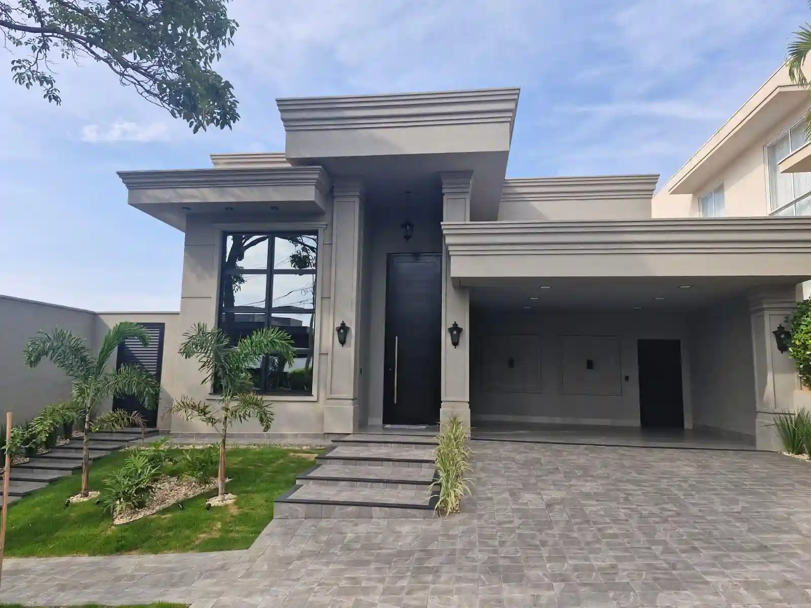 Casa de Condomínio com 3 quartos à venda, 405m² — foto 1 de 28