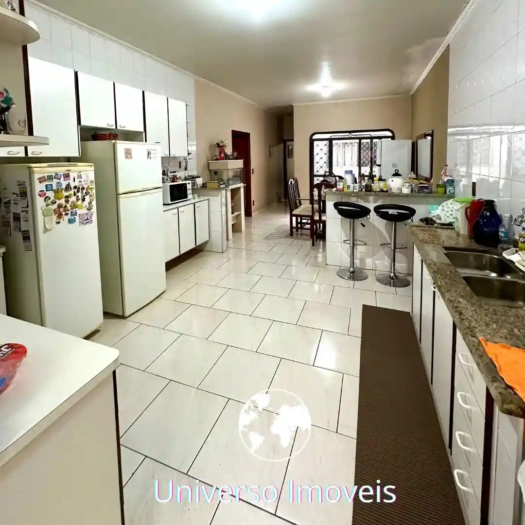 Casa com 4 quartos à venda, 199m² — foto 1 de 17